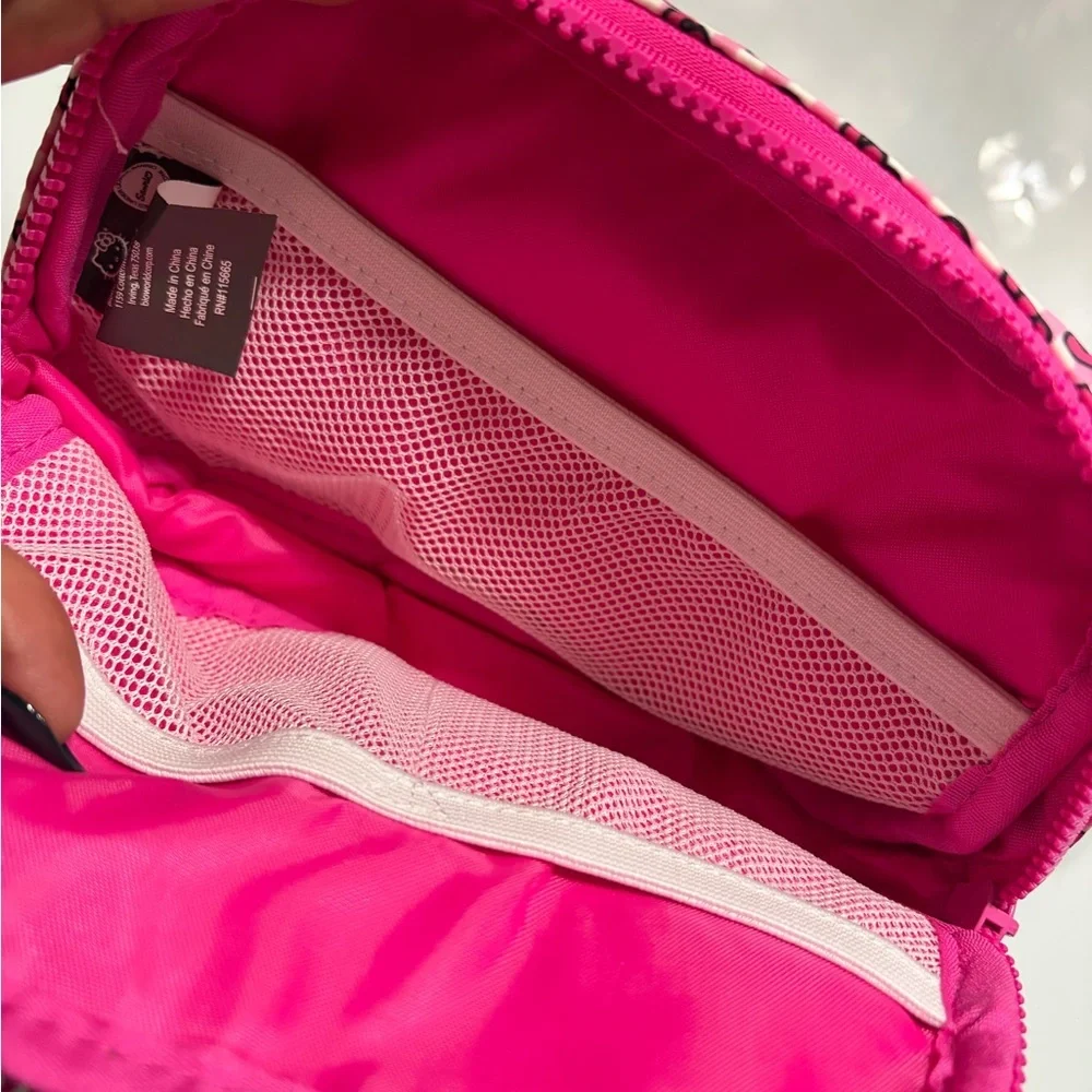 Hello Kitty Vibrant Pink Organizer